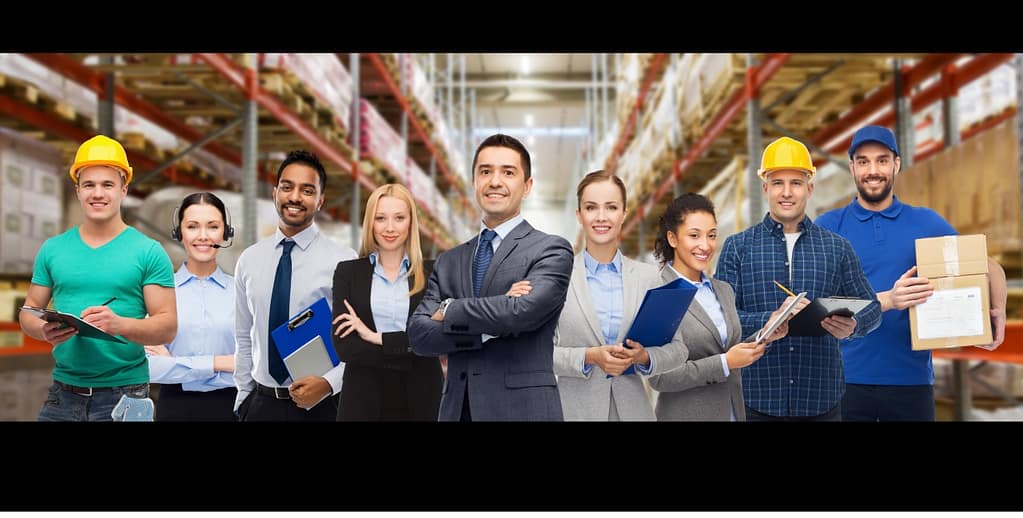 Personas hispanas trabajando en distintos empleos en Estados Unidos